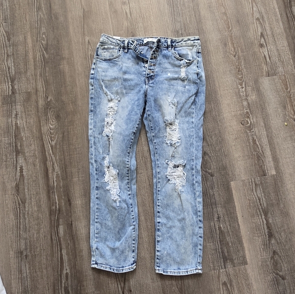 Almost famous faded, distressed, ripped straight leg jeans juniors size 11 - Picture 1 of 4